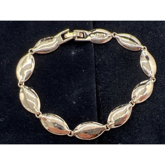 Monet Gold-Tone Oval Link Bracelet 8 Inch Elegant Design Womens Jewelry - Picture 3 of 6